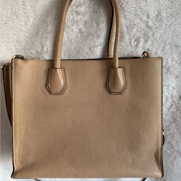 Michael Kors Beige Leather 2-Way Tote - Picture 4 of 10
